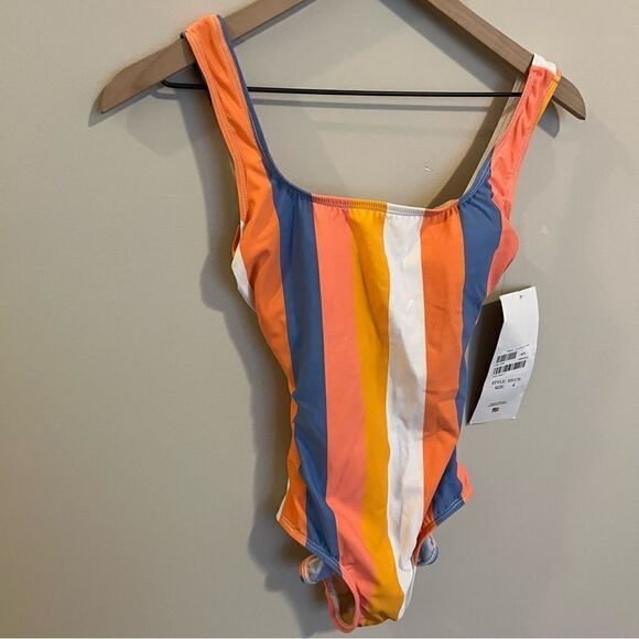 Esther Williams The Christie One-Piece Swimsuit - Picture 2 of 9